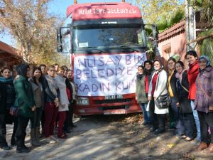 Nusaybin'de Kadınlardan Kamışlı'ya Yardım