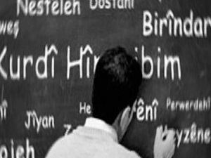 Belediyeler ana dilde eğitim verecek