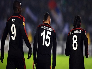 Cuma namazında iki Beşiktaşlı!