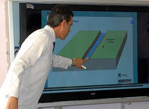 Okullara 101 bin etkileşimli tahta daha geliyor