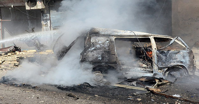 Suriye'de savaş uçakları öğrenci servisini vurdu