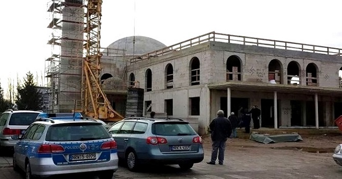 Cami saldırılarındaki artış Müslümanları kaygılandırıyor