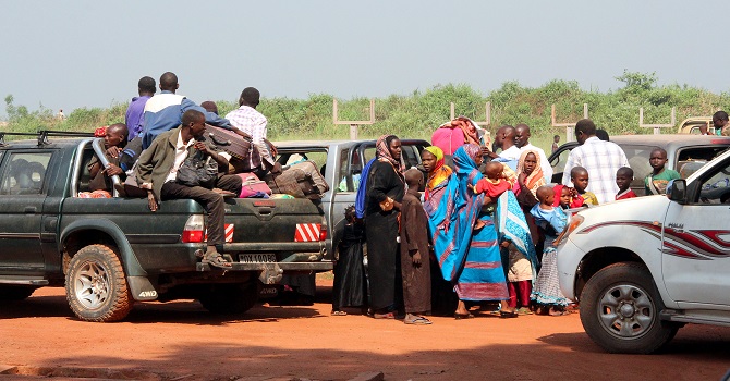 474 Müslüman aylardır mahsur