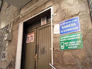 Yüce Allah'ın huzurunda iken insanlarla ilişkinizi kesin