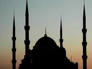 Adıyaman'da baraj manzaralı cami