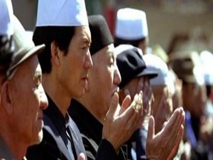 Çin, namaz ve başörtüsünü yasaklıyor