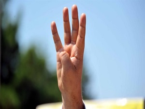 Ürdün'de Rabia işaretine 6 ay hapis