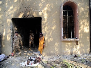 Pakistan'da özel mahkemeler tartışması