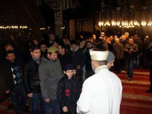 Ulucami Yılın İlk Sabah Namazında Doldu Taştı