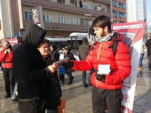 Kosova'da Lısba Yılbaşında Kur'an-ı Kerim Dağıttı