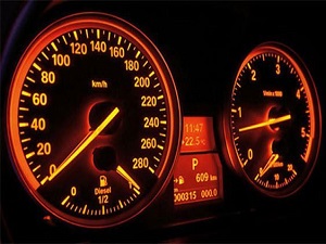 Otomobilin kilometresini düşürene 5 bin lira ceza