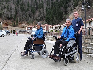 Doktor sözü dinleyen engellilere 5 yıldızlı hediye