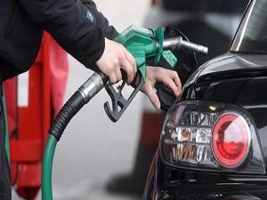 Benzin son 6 ayda depoda 50 TL ucuzladı