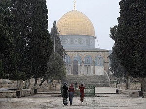 Kudüs'e yılın ilk karı düştü