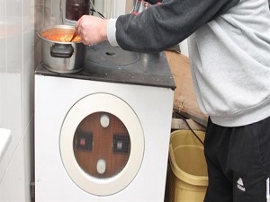 Evini çamaşır makinesi ile ısıtıyor