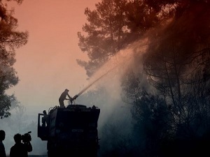 Mekke'de bu kez yangın paniği; bin hacı tahliye edildi