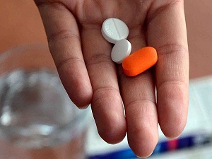 'Antibiyotik en az 5 yudum suyla içilmeli'