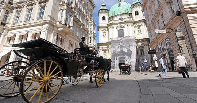 Avusturya'da İslam Yasa Tasarısı tartışılıyor