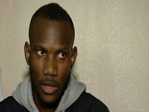 Katliamı engelleyen Müslüman gence vatandaşlık veriliyor