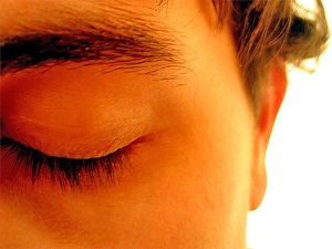 Gizlenen hipermetropi gözleri ağrıtıyor