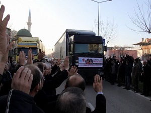 İHH'dan sınır ötesine yardım eli