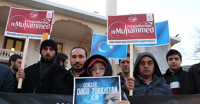 Charlie Hebdo'ya tepkiler sürüyor