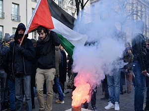 Paris'te İslamofobi karşıtı gösteri