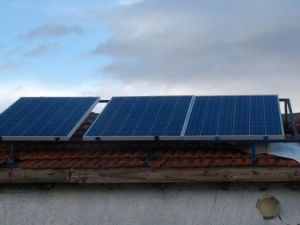 Yayladaki Çiftliğini Güneş Enerjisi ile Aydınlatıyor