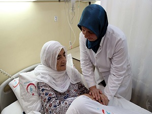 Hastalara Türkçe, Arapça ve Kürtçe manevi destek