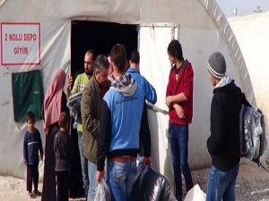 Çadır kentte 30 bin mülteciye kışlık battaniye dağıtımı