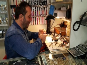 Saat tamirciliği mesleği unutuluyor