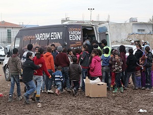 İstanbul'un sıcak eli 15 bin sığınmacıya ulaşıyor