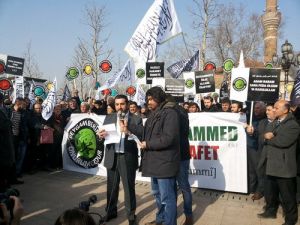 Hacı Bayram Camii'nde Charlie Hebdo Protestosu
