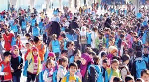 1.6 milyon çocuk okula hasret
