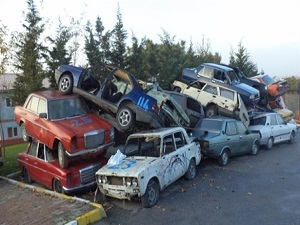 Hurda araçlar trafikten çekildi