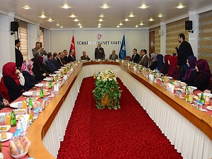 TDV başarılı öğrencileri umre ziyaretiyle ödüllendirdi