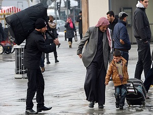 Karaya çıkar çıkmaz namaz kıldılar!