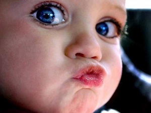 Öpmek, bebeğin sağlıklı ruh gelişimine katkıda bulunur