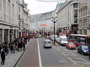 Müslüman kadınların istihdam şansı yok