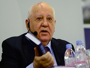 Gorbaçov'dan sıcak savaş uyarısı