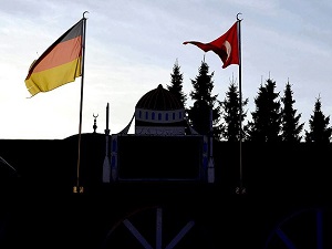 PEGIDA'nın merkezinde camiye çirkin saldırı