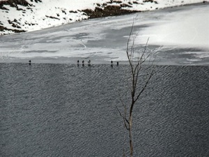 Dipsizgöl Şelalesi kışın başka güzel