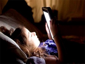 Bilgisayar ve telefonlar, çocukların uyku düzenini bozuyor