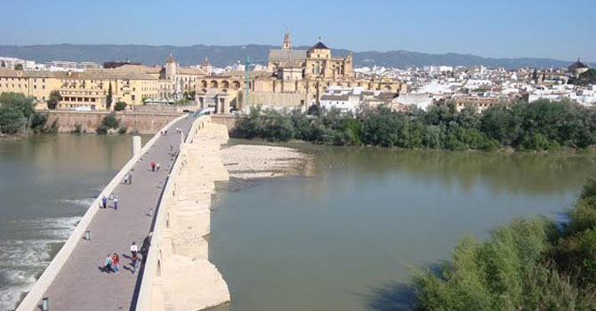 Kurtuba Camii'nde İslam izleri silinmek isteniyor