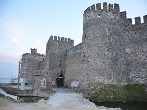 Mamure Kalesi'ndeki tarihi savaş topu çalındı