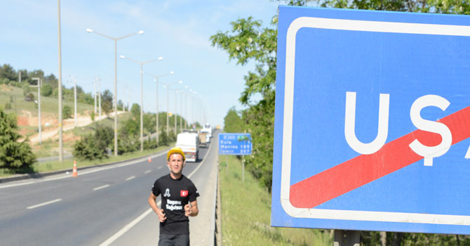 Koşarak Mekke'ye gitmeye hazırlanıyor
