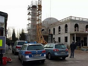 Almanya'da aşırı sağcıların saldırıları arttı