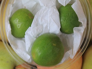 Yeşil eriğin tanesi 10 lira