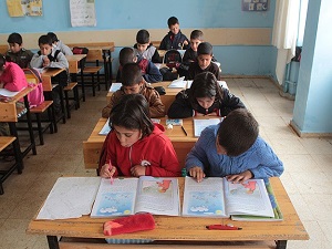 Sınır hattındaki okullarda ders zili çaldı