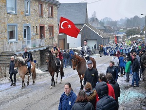 Belçika'nın Türk köyü'nde karnaval coşkusu